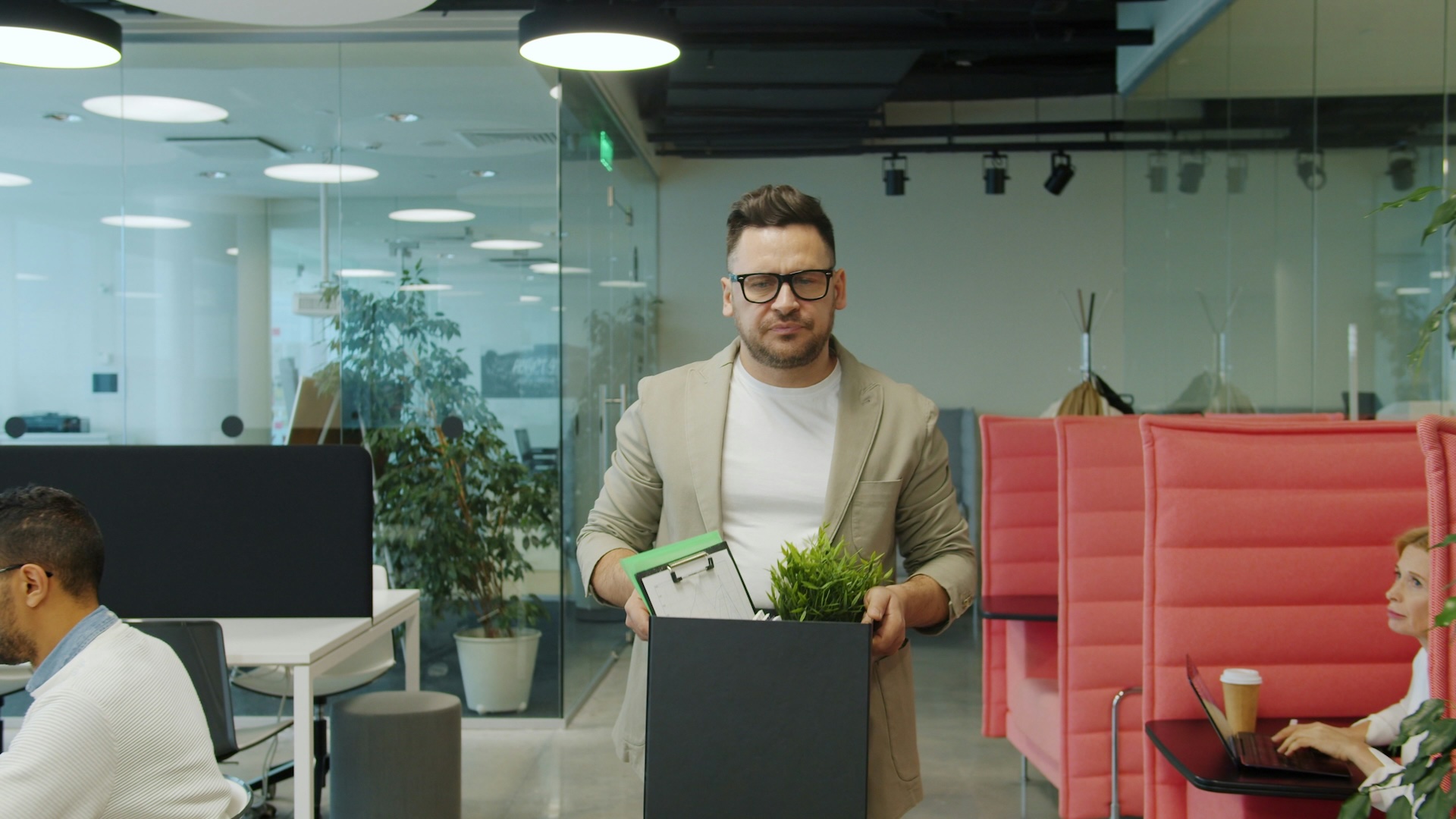 Professional handing in resignation letter in a respectful and positive way