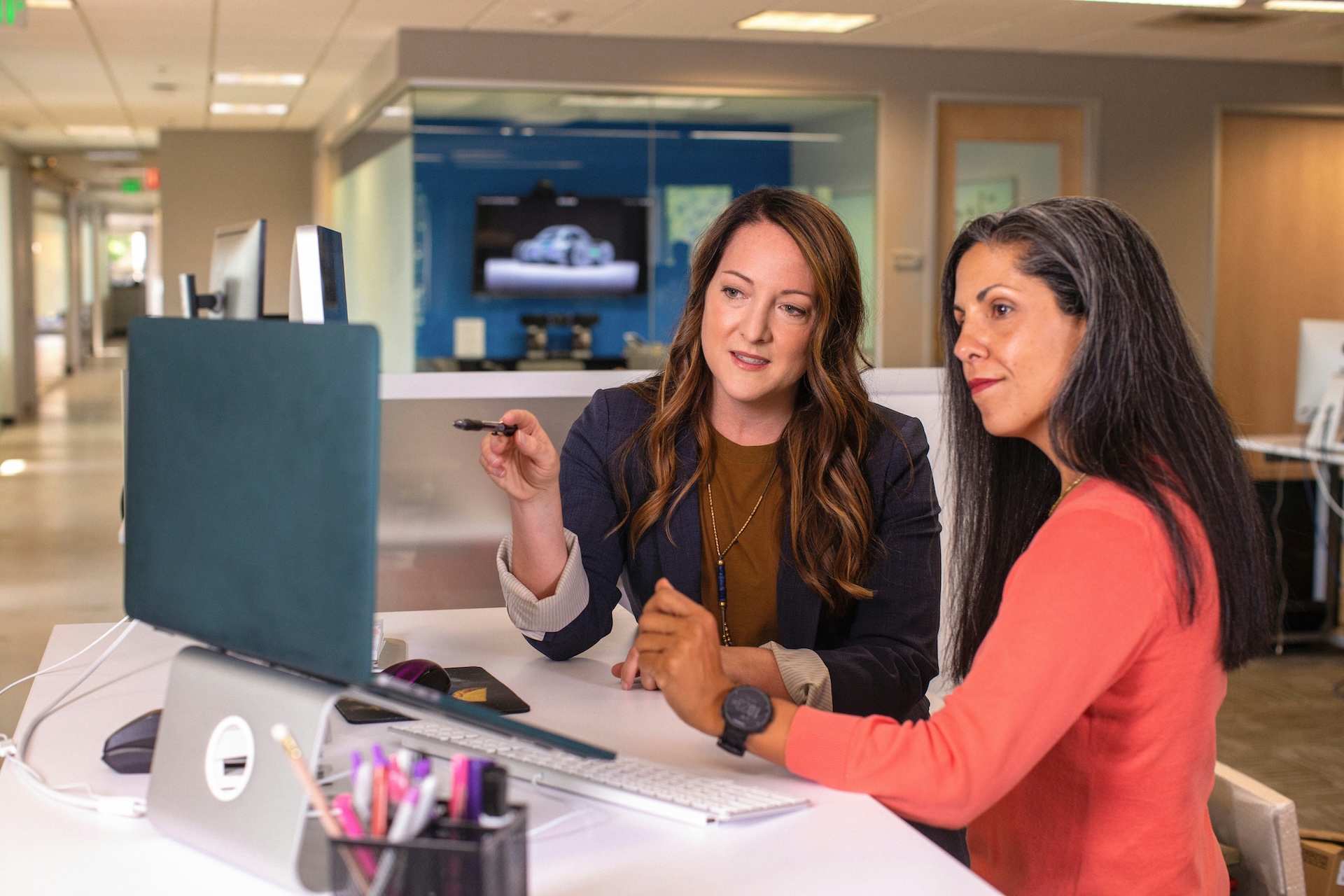 Employer having a respectful redundancy conversation with employee in a private setting